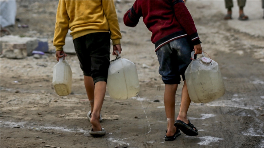 Dünyada 2,2 milyar insan sağlıklı içme suyuna erişemiyor